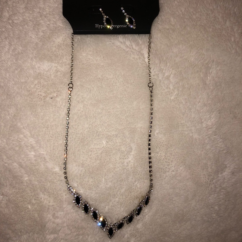 Necklace and earring set
